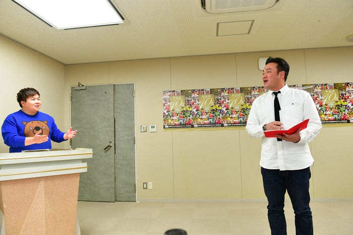 西代洋、たむらけんじ(画像提供:よしもとクリエイティブ・エージェンシー)