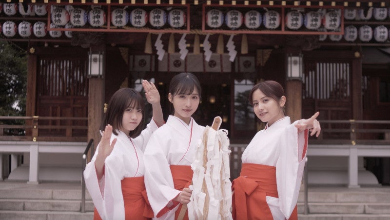 来栖りん、小栗有以、桃月なしこ（C）TBS