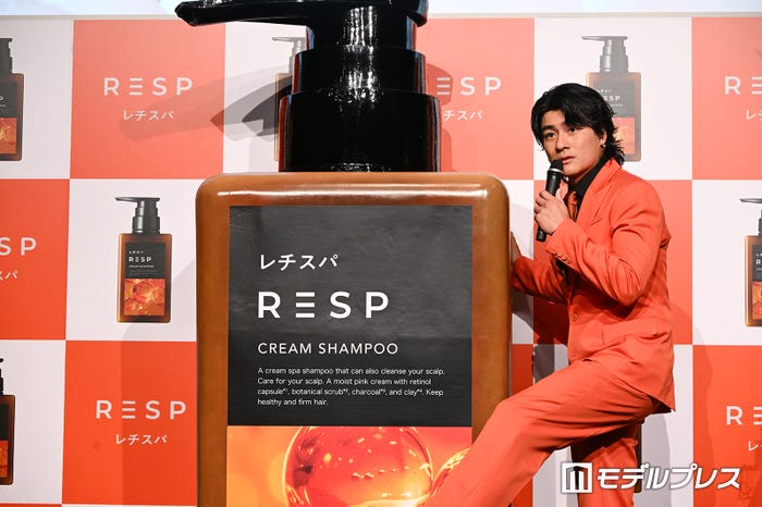 新CMで“子どもの頃木登りしていたとき以来”にしがみついた森本慎太郎(C)モデルプレス