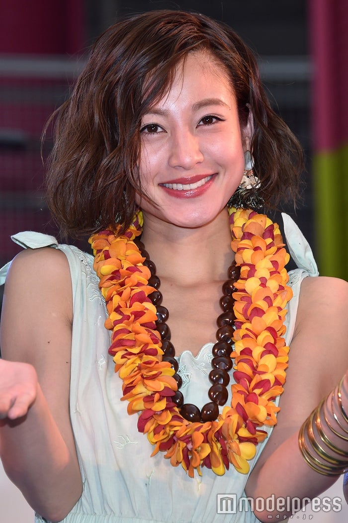 西山茉希 母にしてくれてありがとう 娘と遊ぶ夫 早乙女太一を撮影 幸せオーラ凄すぎます パパの笑顔の破壊力 の声 モデルプレス 西山茉希 母にしてくれてありがとう 娘と遊ぶ夫 早乙女太一を撮影 幸せオーラ凄すぎます パパの笑顔の破壊力 の声 モデルプレス
