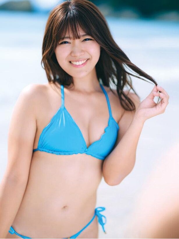 女豹 元SKE48山内鈴蘭、“女豹ポーズ”で美ヒップ強調…最新DVDで美ボディの魅力全開 - モデルプレス