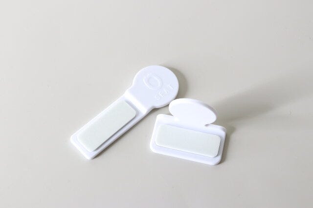 セリア　トイレのフタ＆便座用ハンドルセット