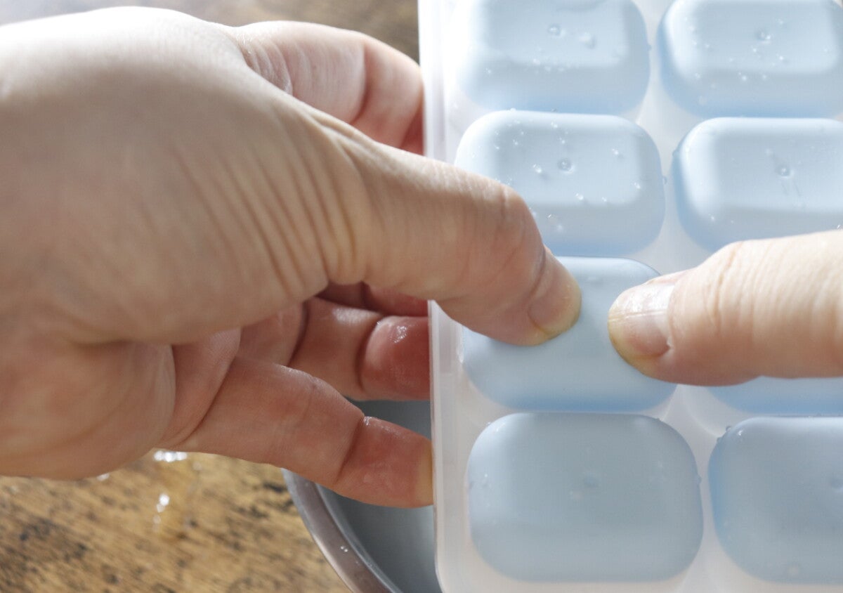 セリアでも売ってたんだ！気持ちいい位にするっと外れる！ストックづくりが捗るキッチングッズ