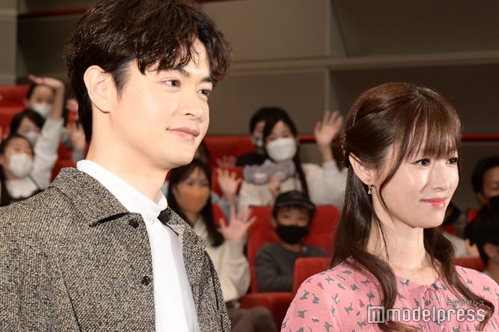 瀬戸康史、深田恭子 (C)モデルプレス