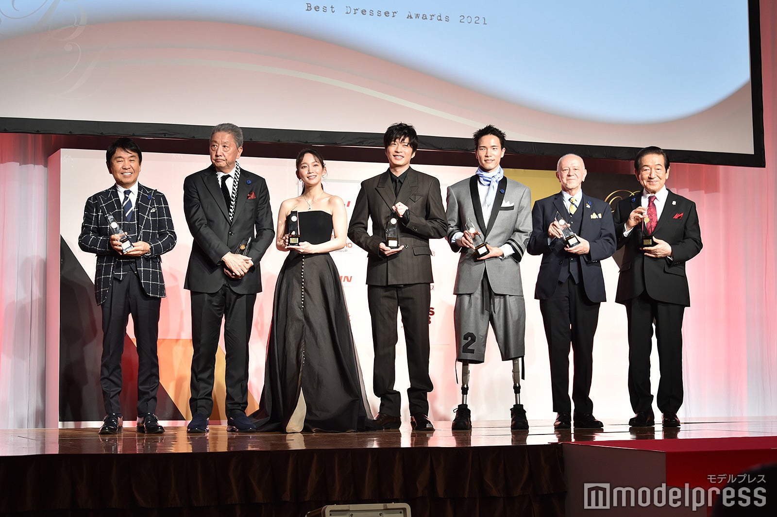 （左から）設楽洋、伊集院静、吉岡里帆、田中圭、鳥海連志、マンリオ・カデロ、草野仁（C）モデルプレス