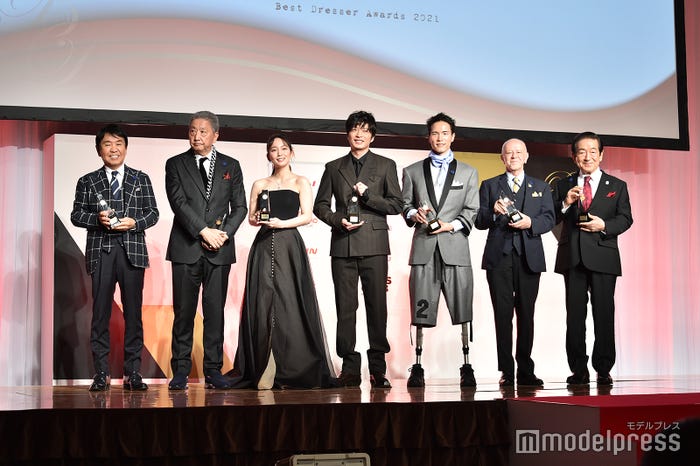 (左から)設楽洋、伊集院静、吉岡里帆、田中圭、鳥海連志、マンリオ・カデロ、草野仁(C)モデルプレス