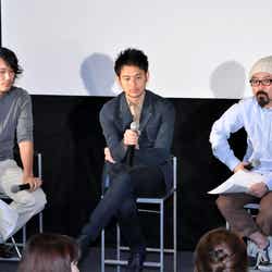観客の意見に耳を傾ける松山ケンイチ、妻夫木聡、山下敦弘監督