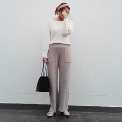 お正月太りは着こなしでカバー♪ 楽ちんな「ニットのワイドパンツ」でお腹回りをすっきり見せるコーデ10選