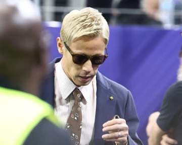 本田圭佑「多分、佑都より俺の方が緊張してるかも」 同世代の長友佑都がW杯5大会連続出場の快挙 交代準備の情報に「マジで？」と驚きの声も