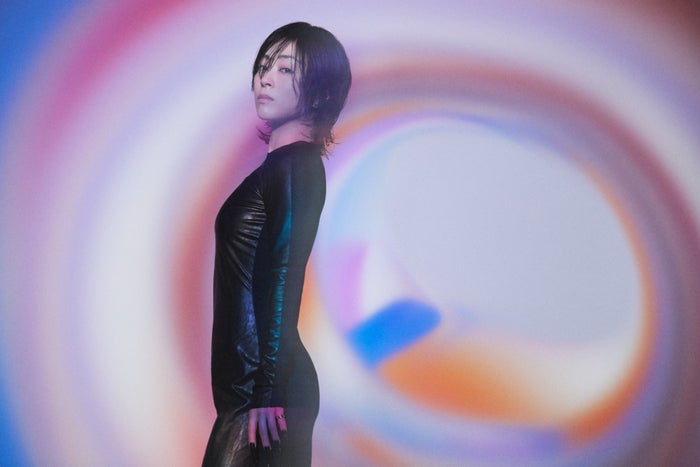 宇多田ヒカル、“同期”椎名林檎とテレビ初共演 コラボ楽曲「二時間だけのバカンス」歌唱決定＜with MUSIC＞