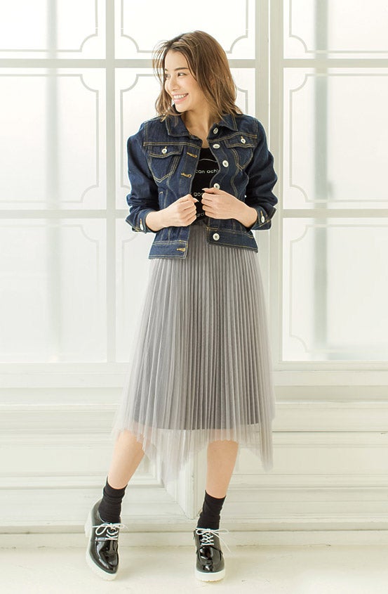 イレギュラープリーツヘムチュールスカート「Re:EDIT by GALSTAR」2,798円（税込）／画像提供：Re:EDIT by GALSTAR