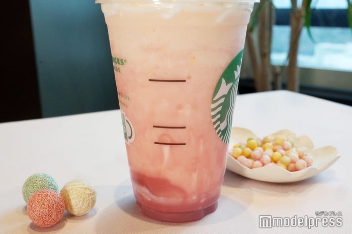 ひなまつり フラペチーノ(R) ショートサイズ(C)モデルプレス