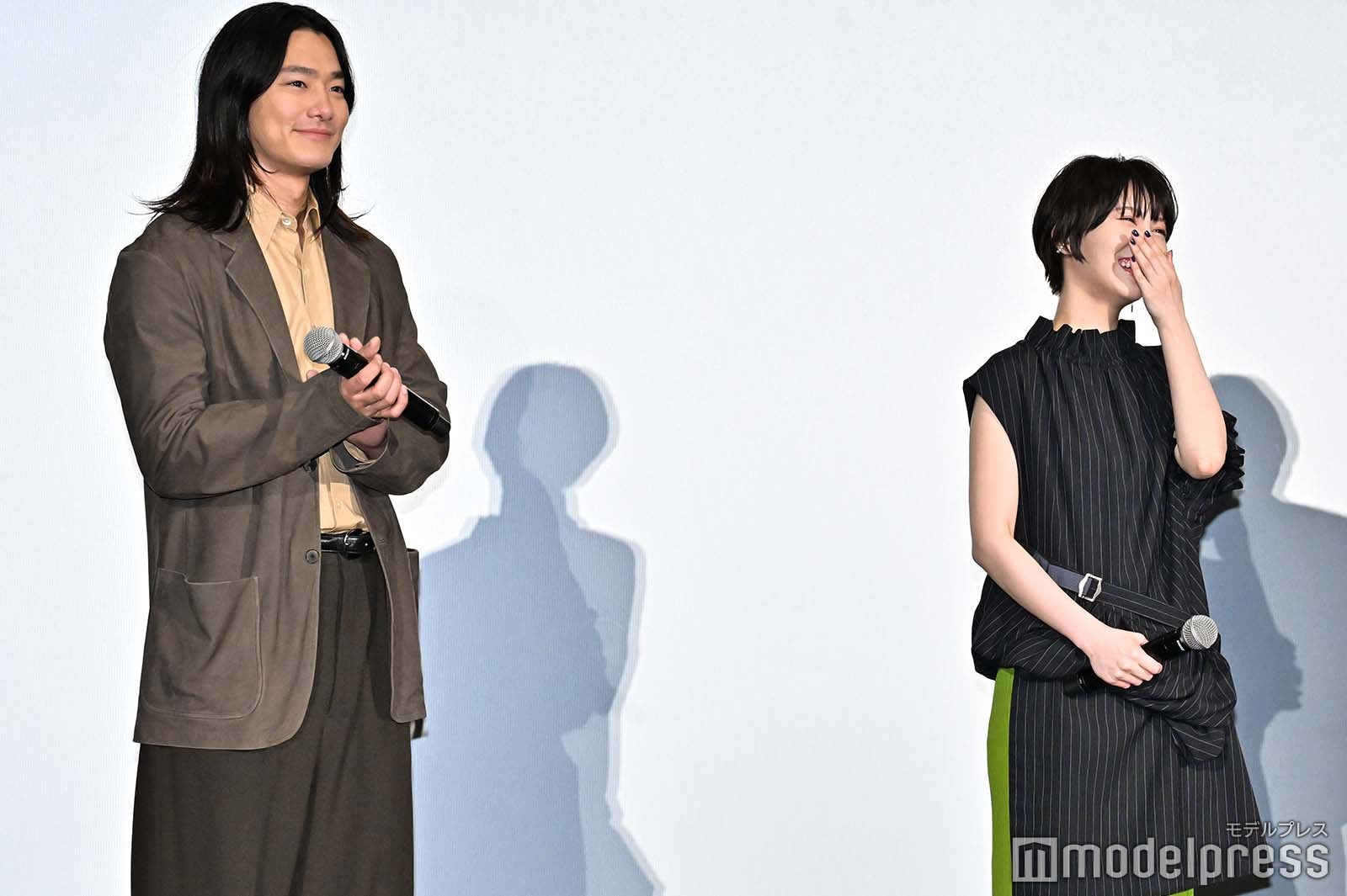 野村周平、浜辺美波（C）モデルプレス