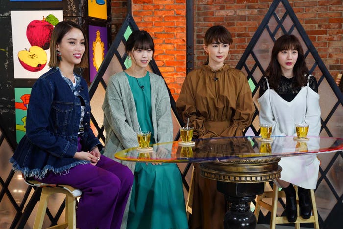 (左から)滝沢カレン、西野七瀬、長谷川京子、田中みな実 (写真提供:カンテレ)