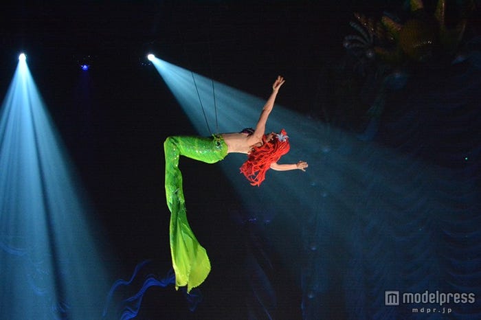 海底を自在に泳ぐアリエル