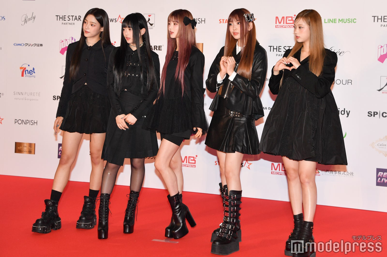 NewJeans／ミンジ、ハニ、ダニエル、ヘイン、ヘリン （C）モデルプレス