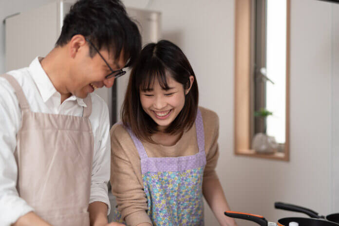 言葉以外で溺愛度がわかる！「妻のことが大好きな夫」がする行動5つ
