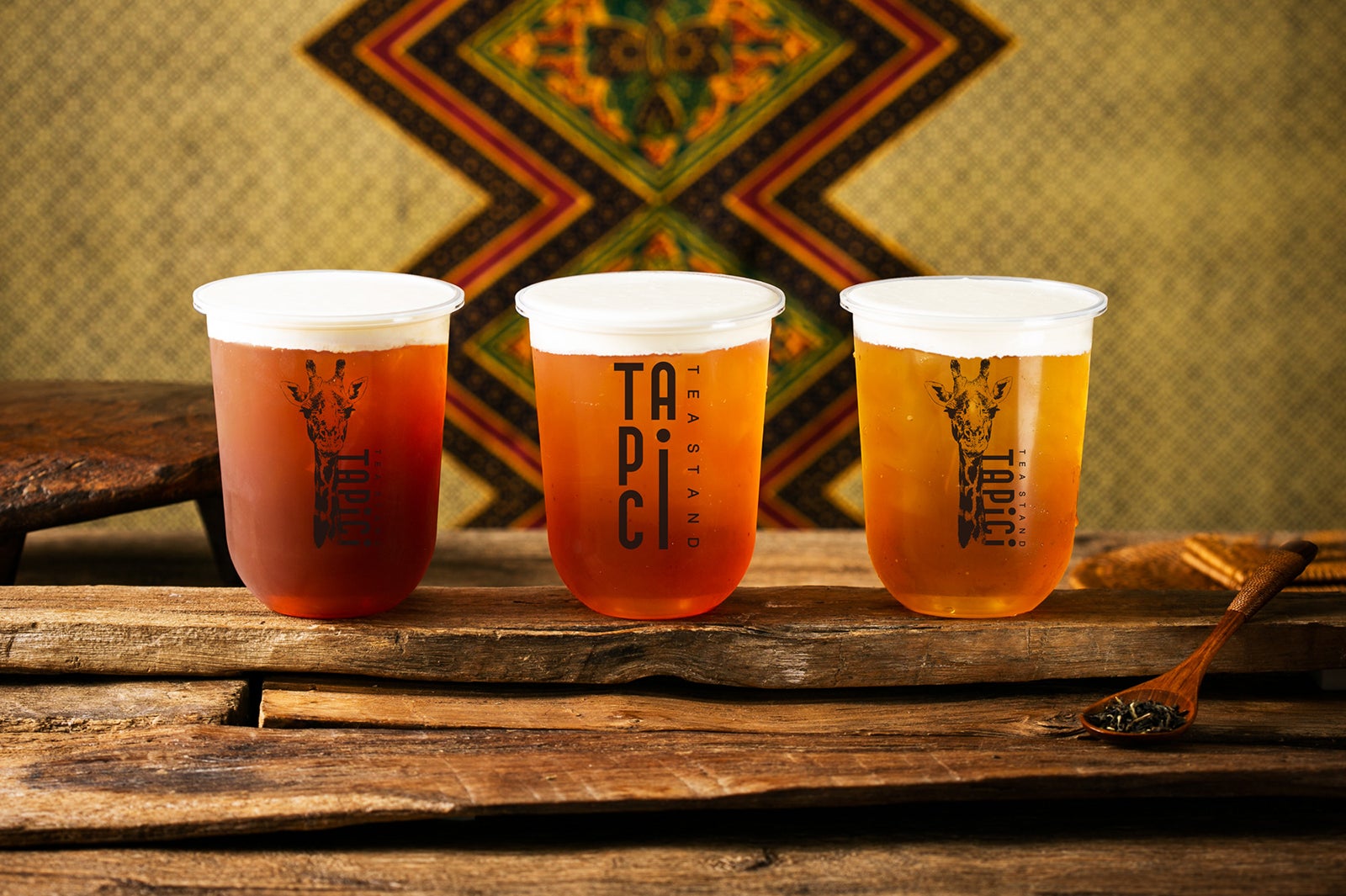 左から：アッサムチーズティー、ジャスミンチーズティー、凍頂烏龍チーズティー／画像提供：ドロキア・オラシイタ