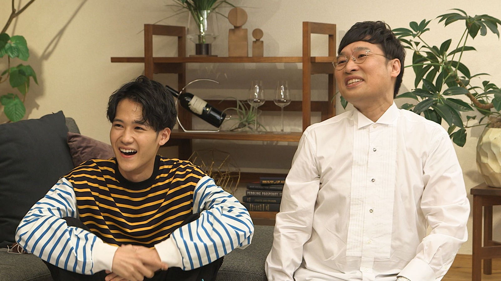 葉山奨之、山里亮太「TERRACE HOUSE TOKYO 2019-2020」6th WEEKスタジオ特別編（C）フジテレビ／イースト・エンタテインメント
