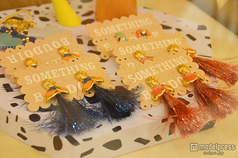 ユニークなピアス1，050バーツ（約3，000円）