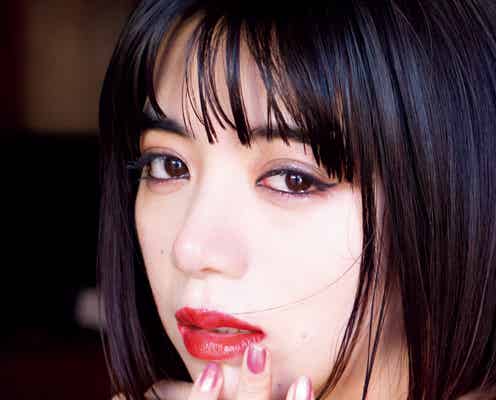 池田エライザの眼差しにドキッ 1st写真集5万部突破に喜び