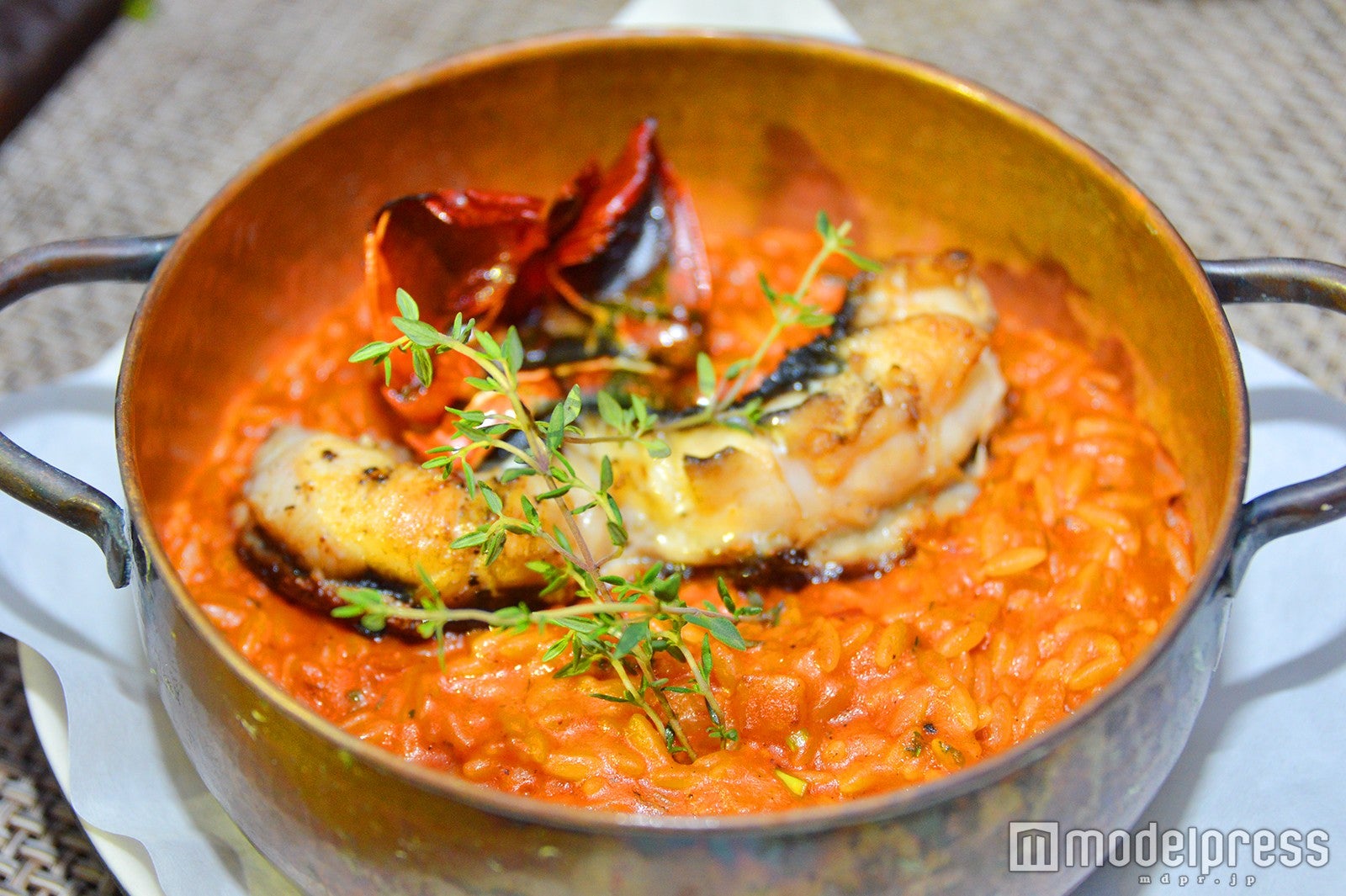 一番人気のロブスターとオルゾパスタ、トマトソースにチリペッパーのオルゾ（C）モデルプレス