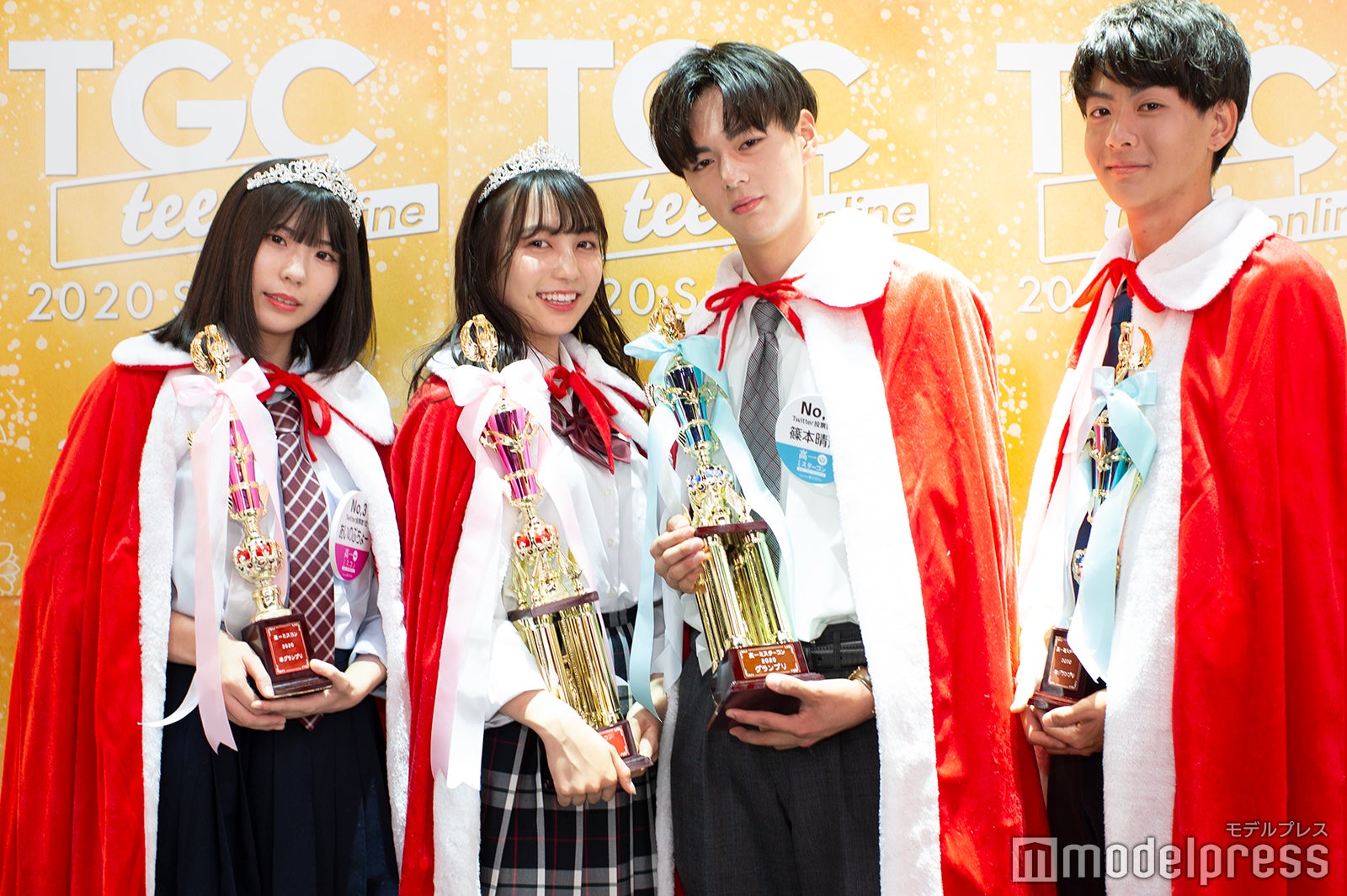 「高一ミスコン2020」準グランプリ・あいのぶちょーさん、あゆかさん、「高一ミスターコン2020」グランプリ・篠本晴輝くん、準グランプリ・南平達矢くん