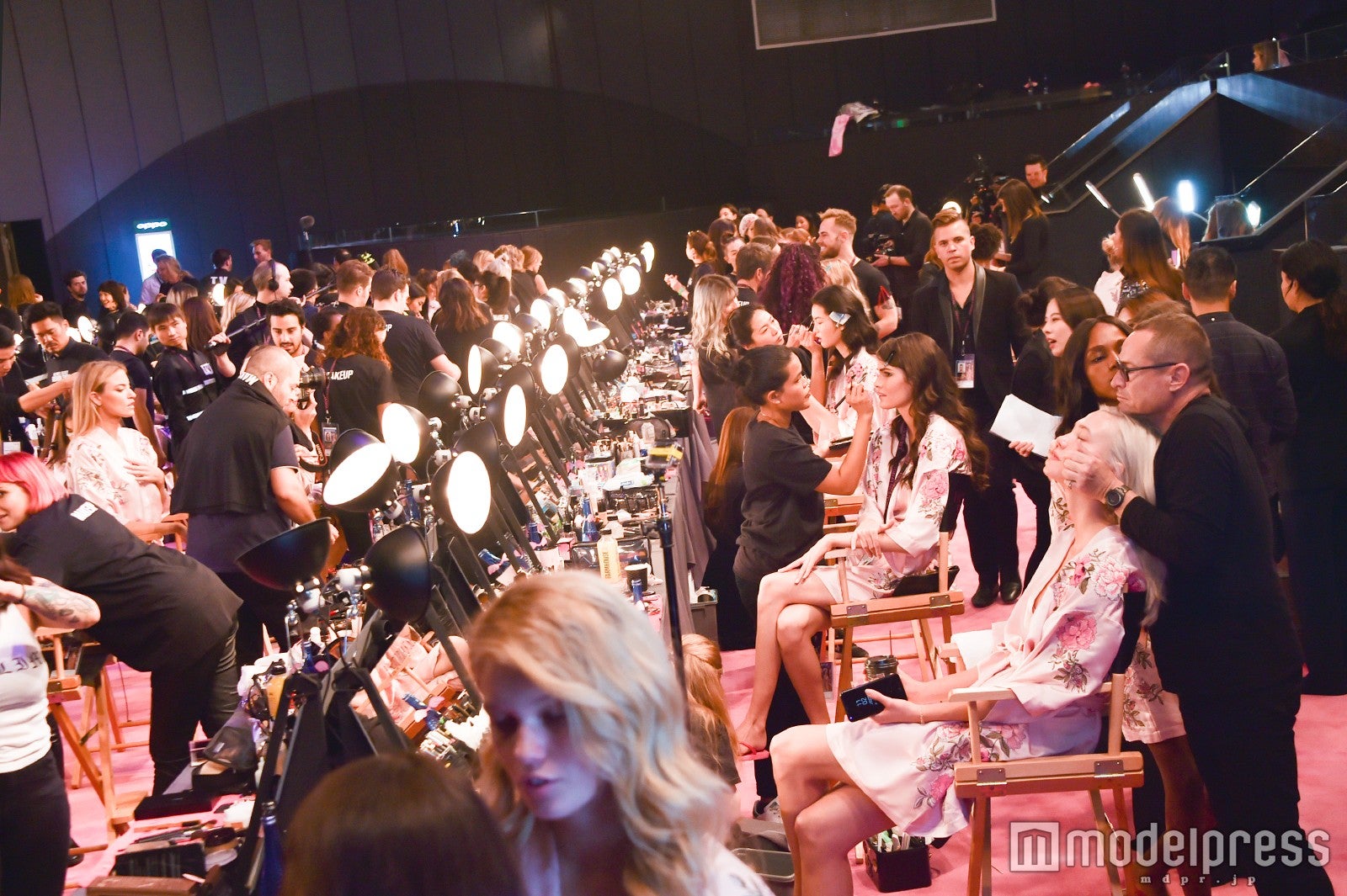 本番直前メイクルーム（C）モデルプレス