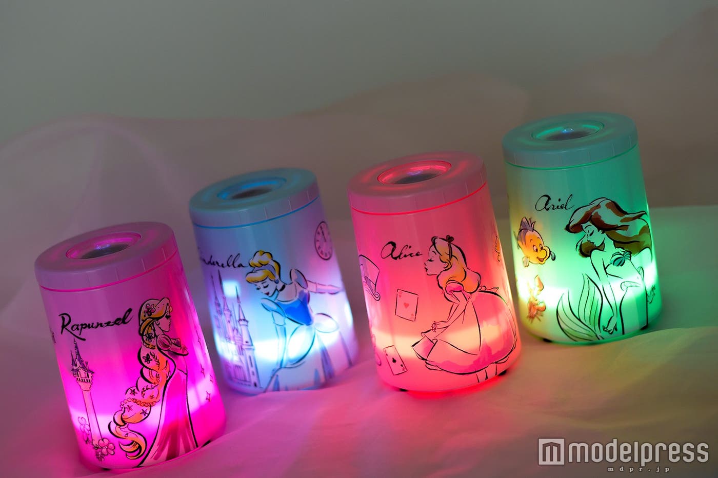 本体もライトアップ!インテリアとしても飾りたい可愛さ(C)モデルプレス