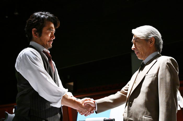 内野聖陽、段田安則「ブラックペアン シーズン2」第7話より(C)TBS