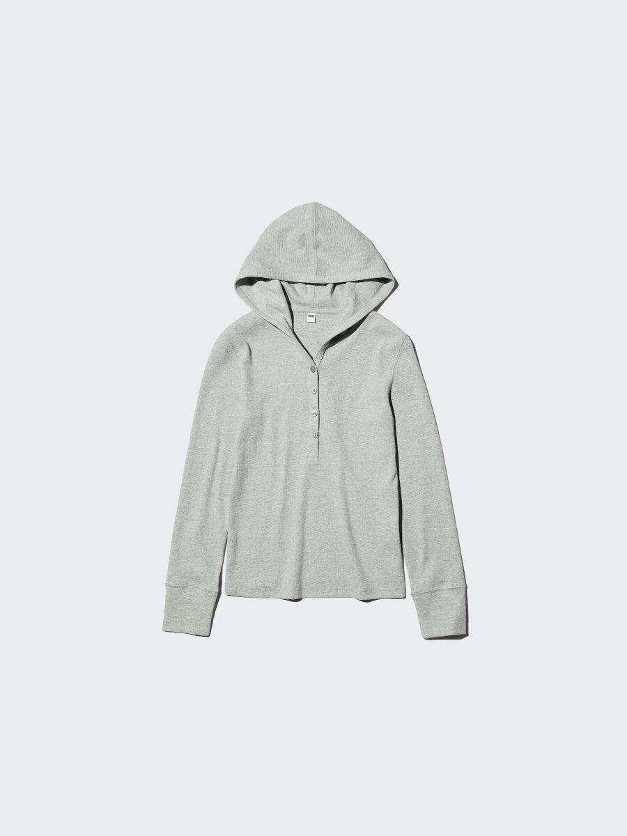 グレーの長袖フーデッドリブTシャツ
