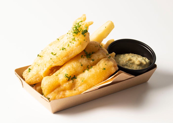 豊洲フィッシュアンドチップス<br />500円（税込）／画像提供：株式会社PLANETS