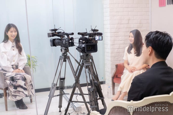 海老原優香アナ、三田友梨佳アナ、木村拓也アナ (C)モデルプレス