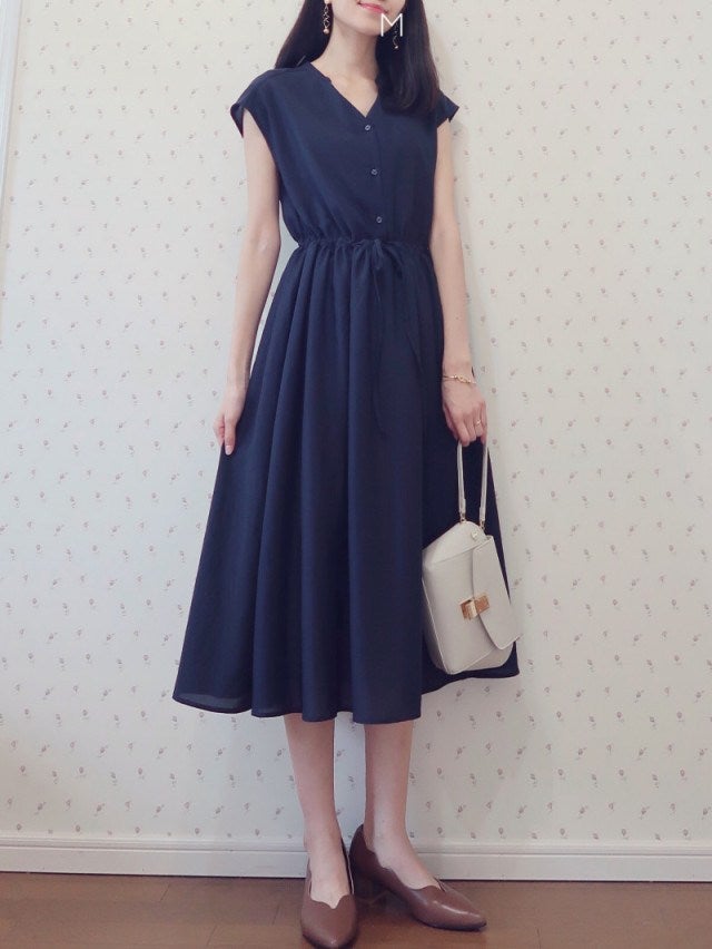 Guの大人カラーワンピースで夏コーデをプチプラに ウエストマークのあるきれいめワンピースコーデ8選 モデルプレス