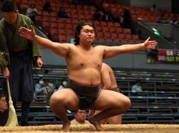 超進学校、名門国立大出身力士が黒星発進も奮起誓う「帰ってこられた」地元・大阪での春場所に気合