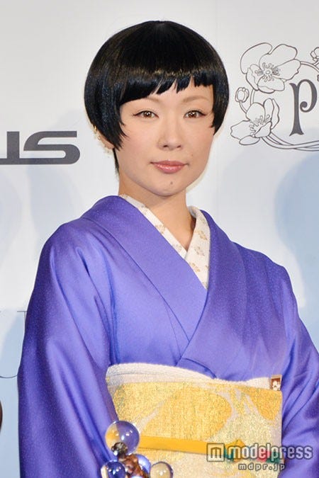 画像2 2 桐谷美玲 今年1緊張したかも 椎名林檎と2ショット 小顔ぶりに注目集まる モデルプレス