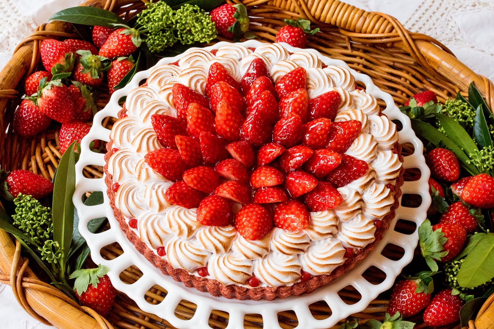 イチゴとベルガモットクリームのタルトpiece 826 円／whole（25cm） 7,884 円／画像提供：ラッシュ株式会社