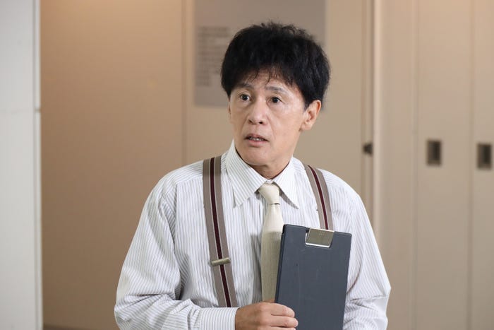 橋本じゅん「オクラ〜迷宮入り事件捜査〜」第1話(C)フジテレビ