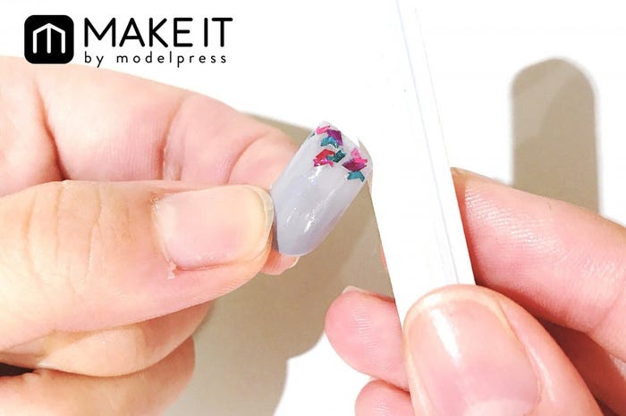 ネイルチップの付け方 まるで自爪 ネイルチップをナチュラルにつける方法とは モデルプレス ネイルチップの付け方 まるで自爪 ネイルチップをナチュラルにつける方法とは モデルプレス