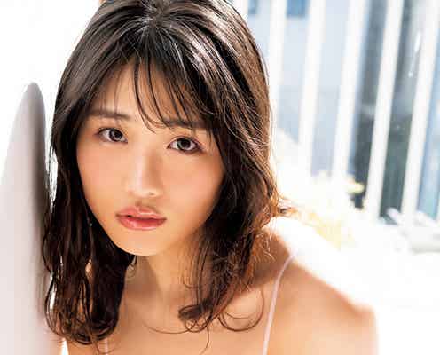 “令和のグラビアクイーン”石田桃香、可愛さ溢れる水着姿に釘付け<独占カット>