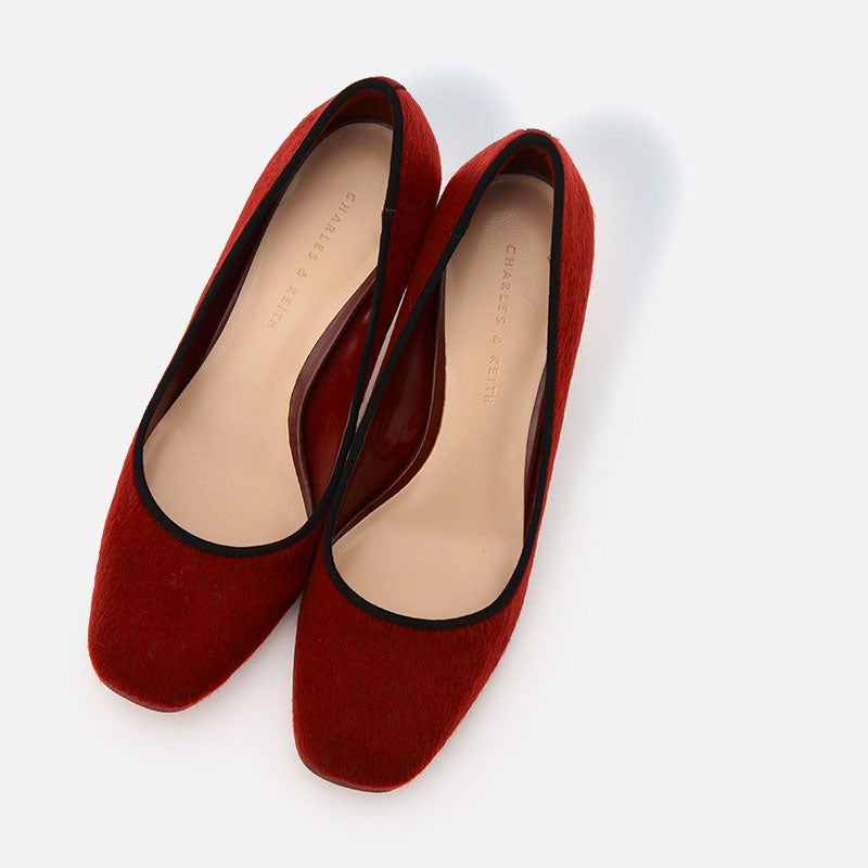 ベーシックカバードパンプス「CHARLES & KEITH」3,510円（税込）／画像提供：CHARLES & KEITH OFFICIAL ONLINE STORE