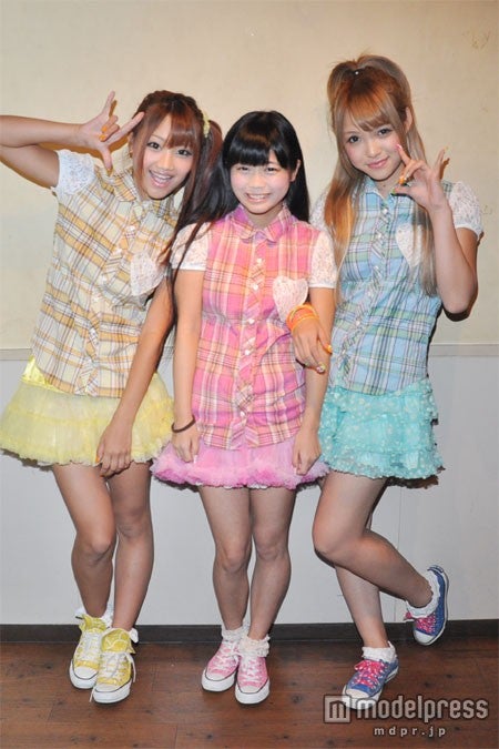 GALDOLL（ギャルドル）左から：坂井じゅの、たすたすりょおたす～♪、江崎ななほ