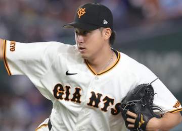 巨人まさか 七回に継投策が裏目 逆転を許す 中川が帽子をたたきつけ、堀田は顔を覆う 負けると阪神Vが決定