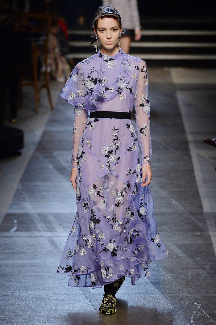 「Erdem」ロンドンファッションウィークSpring/Summer 2018より(Photo by Getty Images)