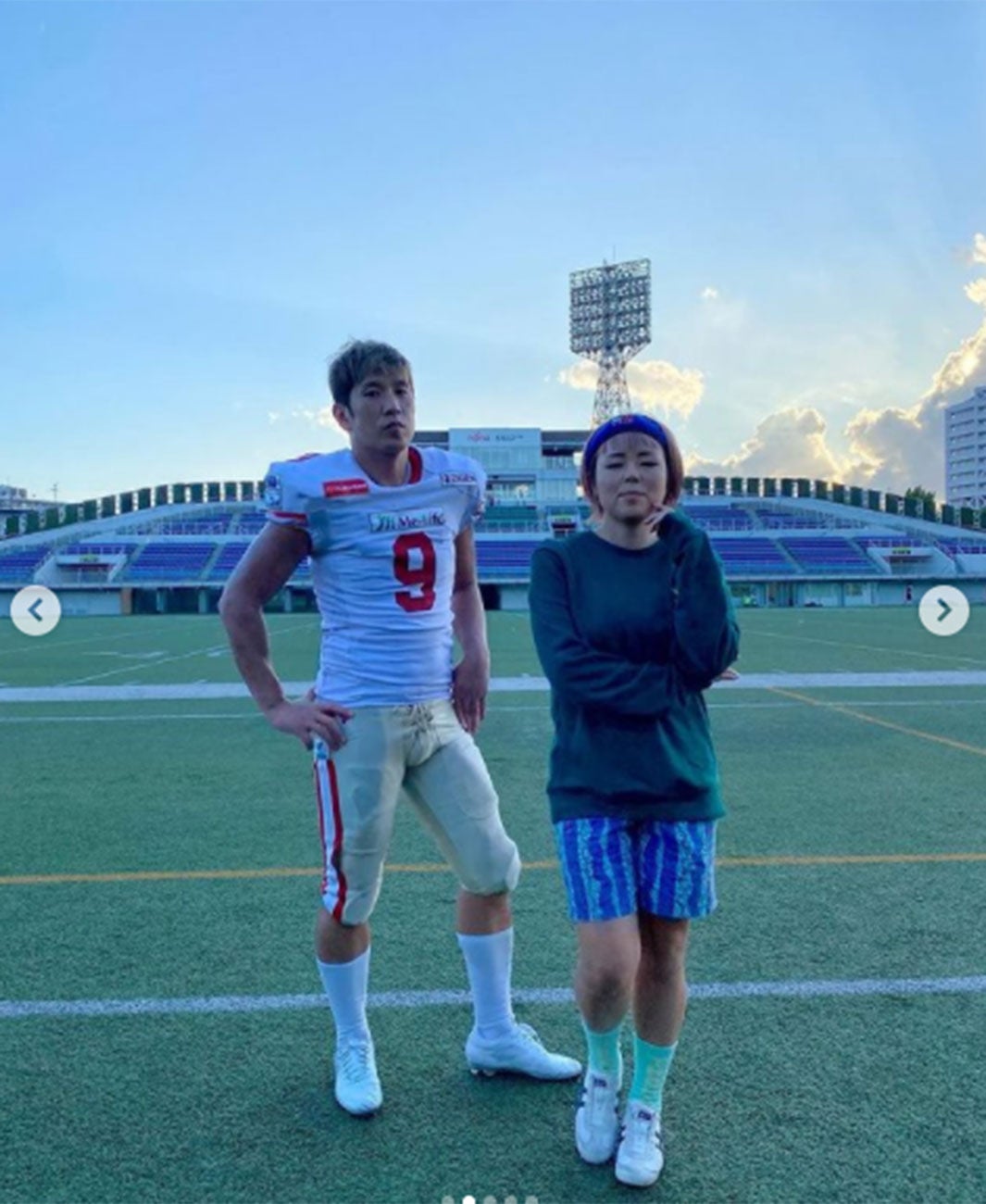 藤原しおり（ブルゾンちえみ）、元“with B”ブリリアン コージ・トクダのアメフト観戦 2ショットに反響「エモい」