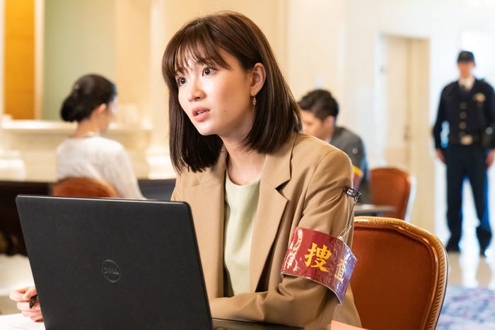 岡崎紗絵「ケイジとケンジ、時々ハンジ。」第5話より(C)テレビ朝日