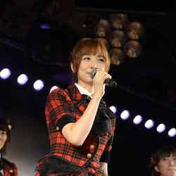 AKB48劇場で卒業公演を行った篠田麻里子（C）AKS