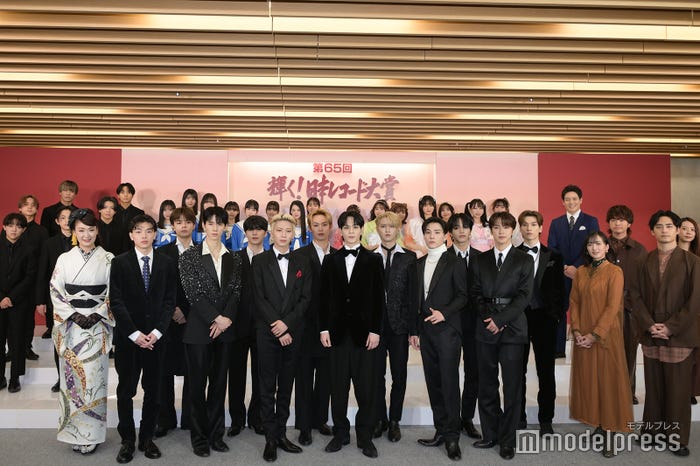 (後列左から)LIL LEAGUE、僕が見たかった青空、FRUITS ZIPPER、木村徹二(前列左から)市川由紀乃、imase、JO1、緑黄色社会(C)モデルプレス