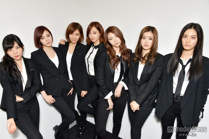 AFTERSCHOOL(左から:レイナ、リジ、ジョンア、ジュヨン、カウン、イヨン、ナナ)