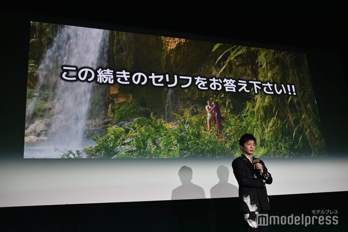 謎解きの答えを考える田中圭(C)モデルプレス